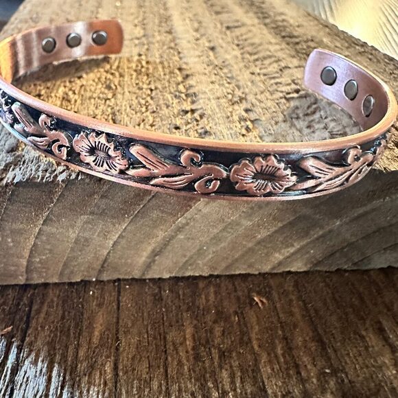 Boho Copper Floral Cuff Bangle Bracelet, Arthritis Relief, Gift Box - Picture 12 of 12